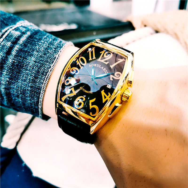 Montre mécanique de luxe pour  - Cartier Watch Tank avis et prix